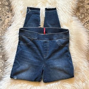 ⭐️SPANX Distressed Ankle Skinny Jeans [T19]